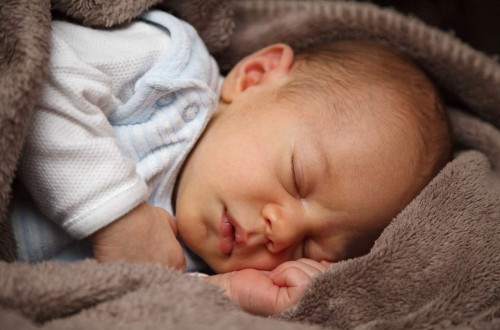 Come pulire e detergere un neonato: i prodotti migliori